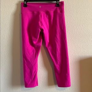 Reversible pink and black lululemon crop leggings